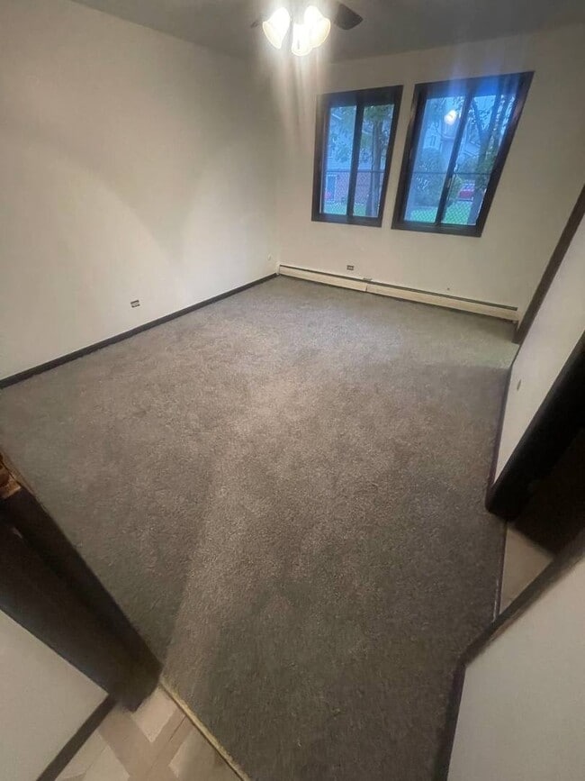 Building Photo - 14737 Kilpatrick Ave