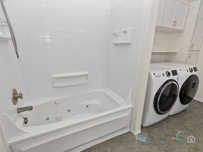 Building Photo - $500 OFF SUMMER MOVE-IN SPECIAL - $2,700 3 BED/1.5 BATH!!!