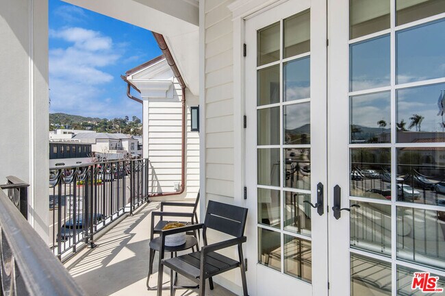 Building Photo - 15225 Palisades Village Ln