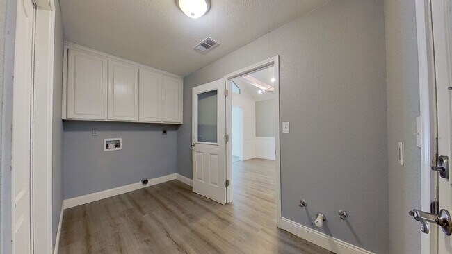 Building Photo - Gorgeous house in Harker Heights by the Stillhouse Hollow Lake