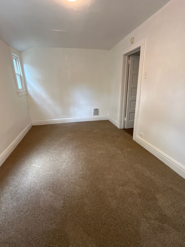 Building Photo - 3 Br 1 Bath Twin Home available in Bethlehem