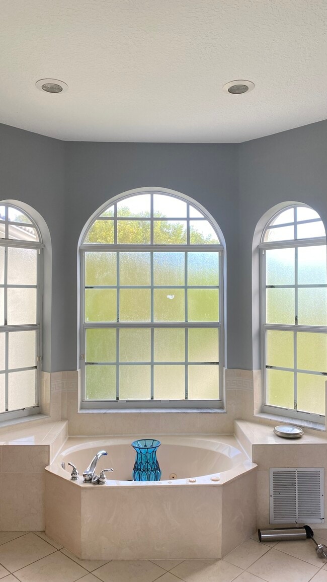 Building Photo - 9814 Shepard Pl