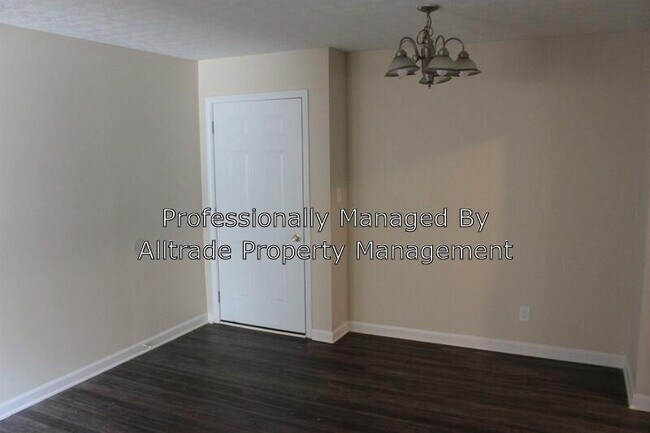 Building Photo - 2020 Peabody Ln