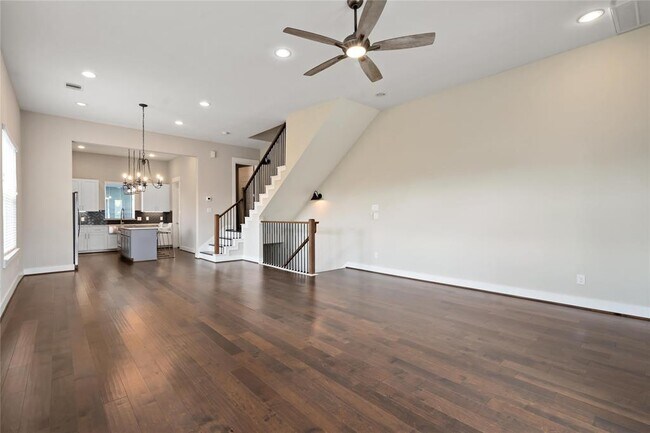 Building Photo - 1302 W 23rd St