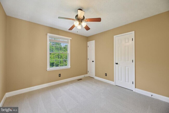 Building Photo - 2042 Clarkson Dr