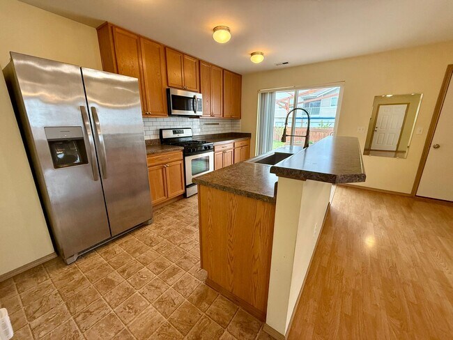 Building Photo - 3 Bed DuPont Home for Rent