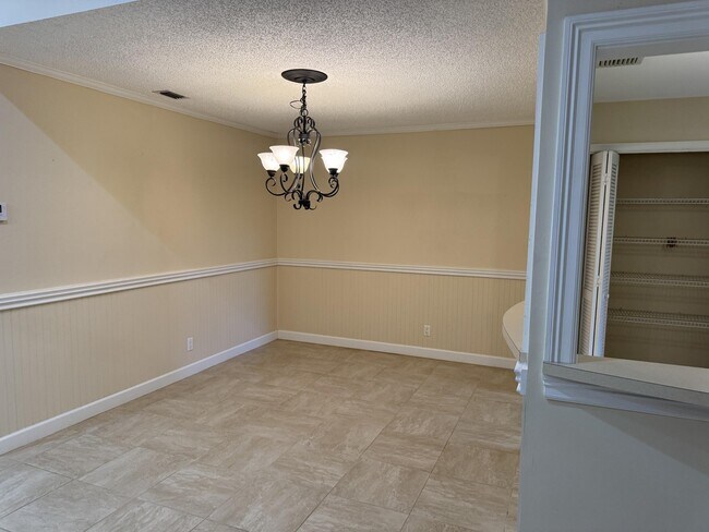 Building Photo - 2632 SW Willowood Cir