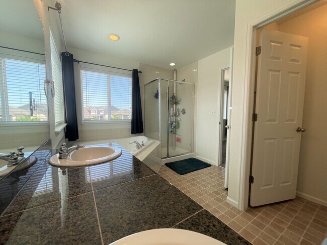 Building Photo - Spacious Charmer in sought after Meridian Ranch community- 2 houses from park