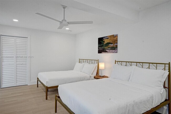 Building Photo - 725 Harrison St