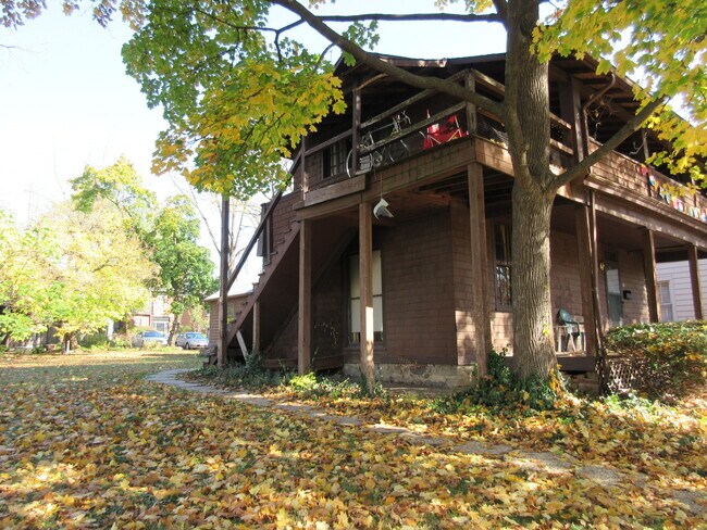 Building Photo - E Norwich Ave 42-44 NCR