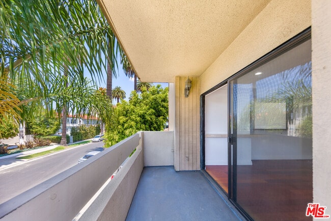 Building Photo - 144 N Hamilton Dr