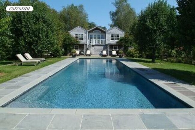 Building Photo - 245 Narrow Ln E