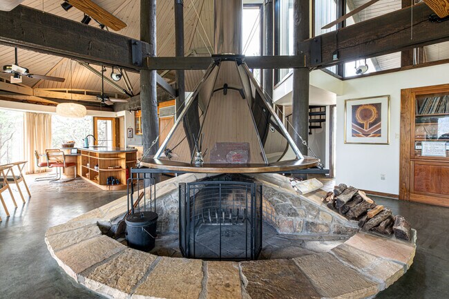 Building Photo - 1816 Bear Spgs Wy