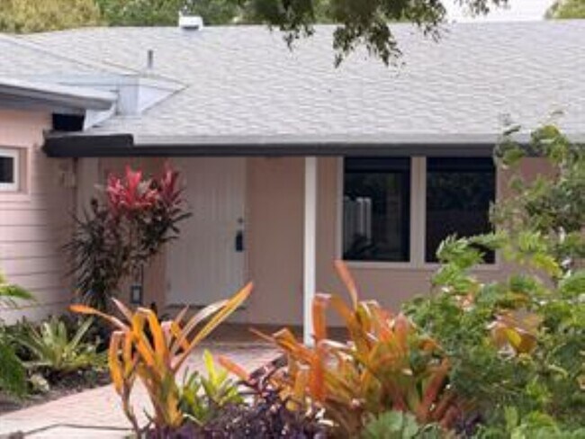 Building Photo - 2018 NE 14th Ct