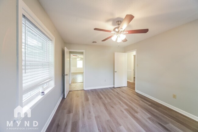 Building Photo - 7401 Briarwood Cove
