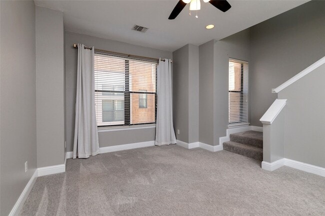 Building Photo - 724 Skyline Bluff Ct