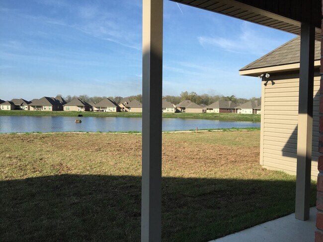 Building Photo - New Lake Front Home in Magnolia Lakes off ...