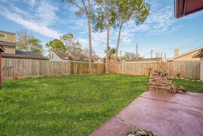Building Photo - 11406 High Star Dr