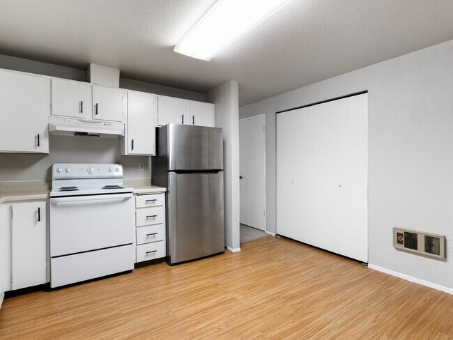 Building Photo - 6003