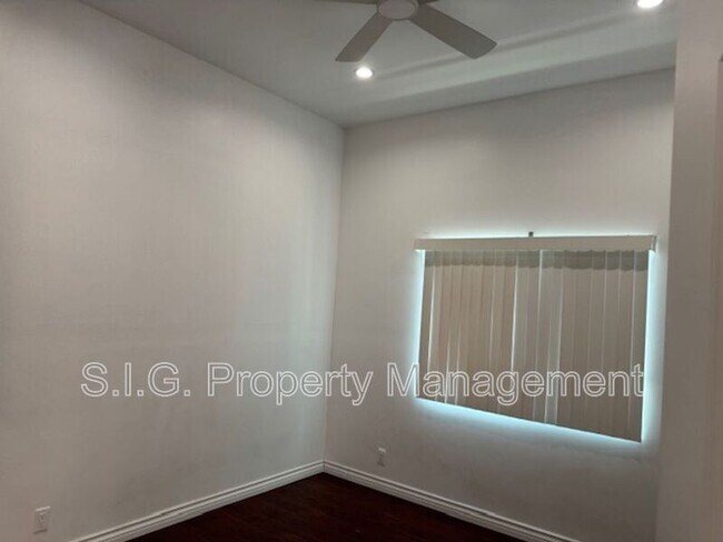 Building Photo - 7747 Valmont St