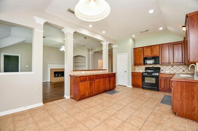 Building Photo - 2627 Old River Ln