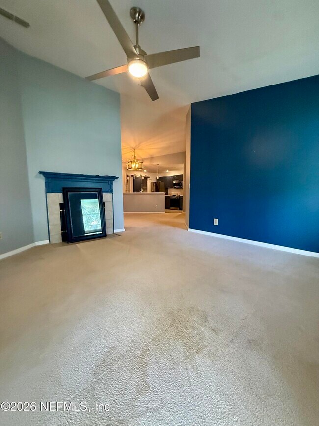 Building Photo - 700 Ironwood Dr