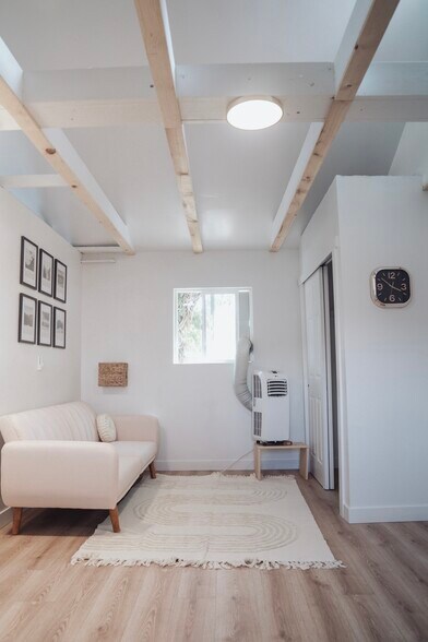 Building Photo - 340 N 400 E