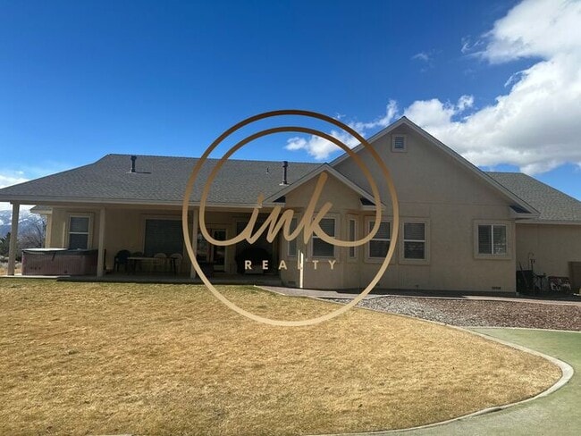 Building Photo - Gorgeous Gardnerville home