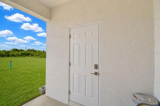Building Photo - 7951 Sarasota Dr