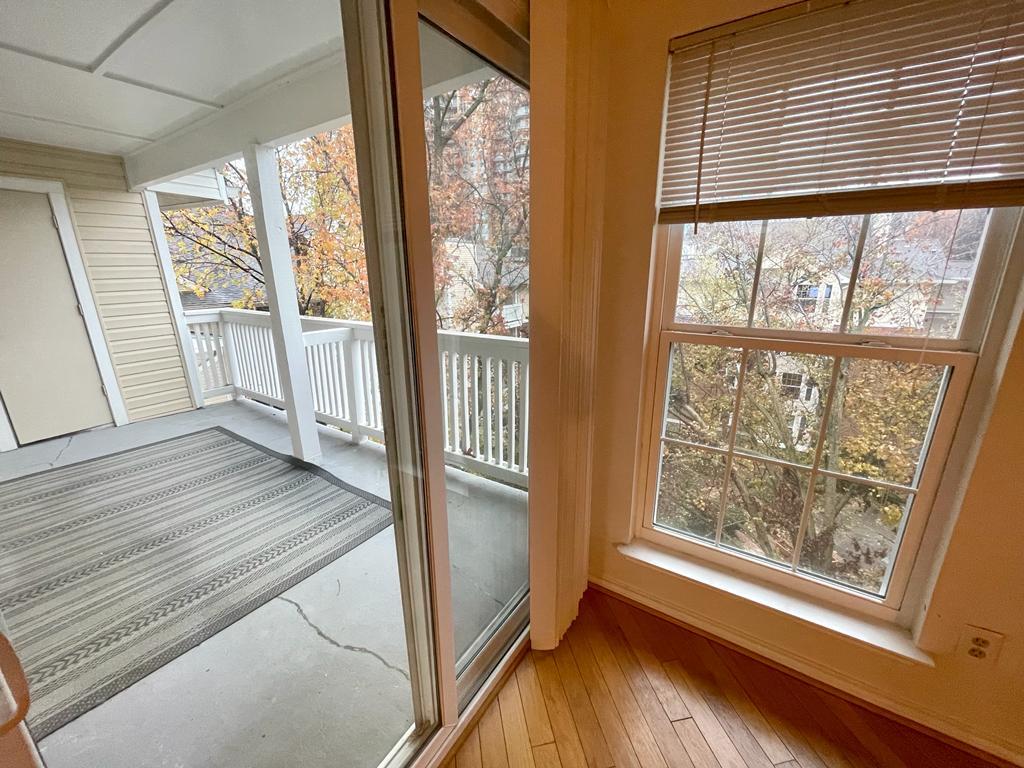 Building Photo - 1524 Lincoln Way