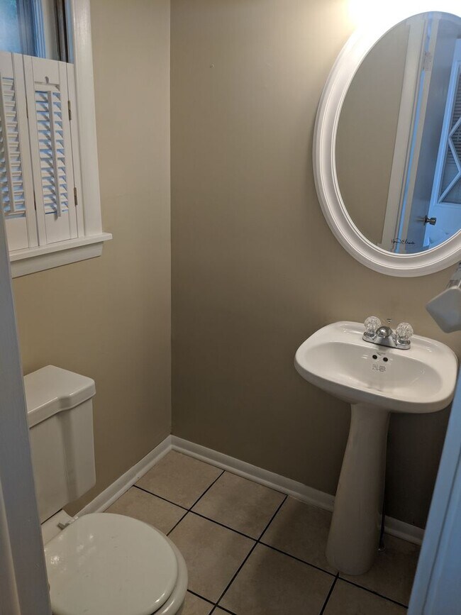 Building Photo - 711-713 Fairbanks St