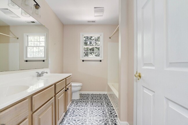 Building Photo - 113 Lighthouse Ln