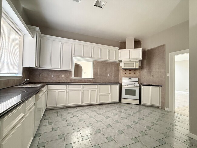 Building Photo - 11346 Old Telegraph Rd