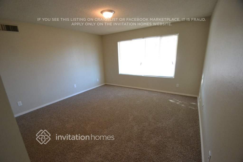 Building Photo - 2835 S Standage