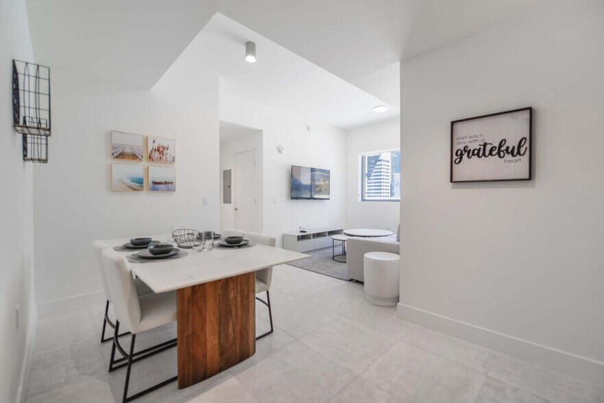 Building Photo - 239 SW 9th St