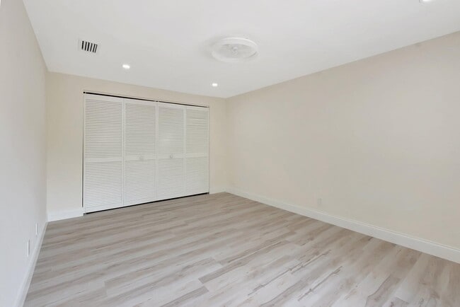 Building Photo - 9258 Ketay Cir