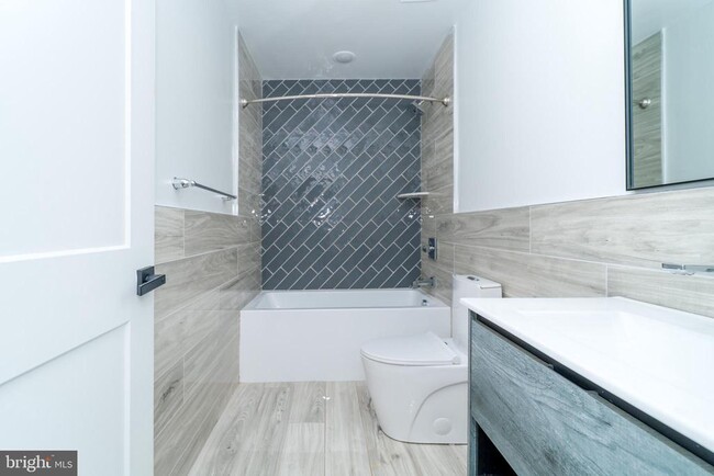 Building Photo - 2700 E Auburn St