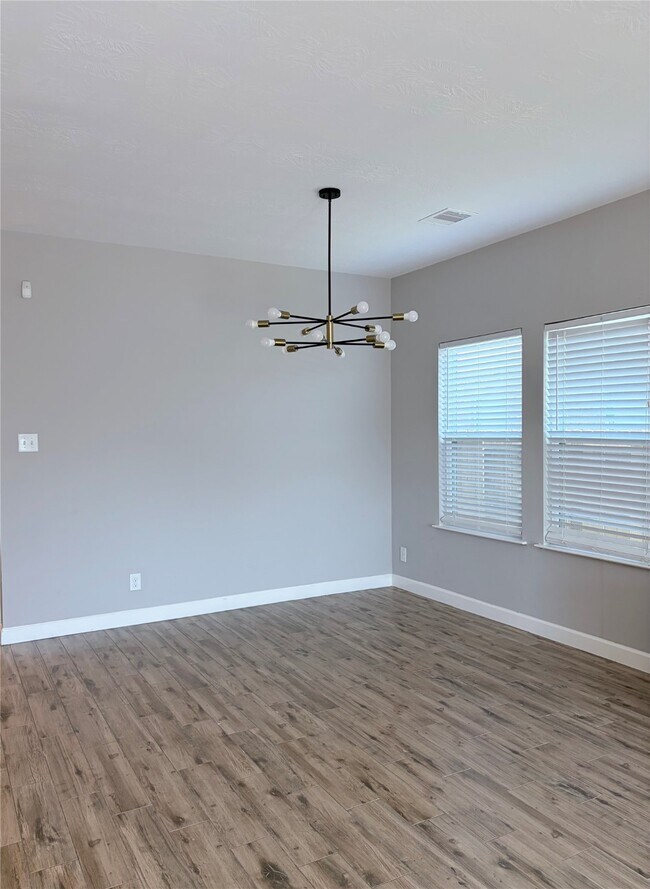 Building Photo - 10910 Woodwind Shadows Dr