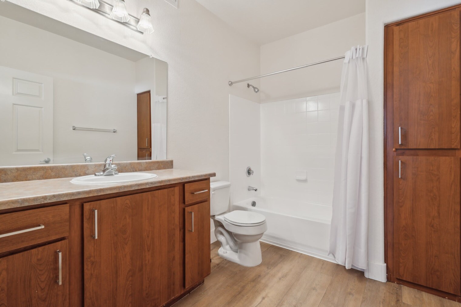 Building Photo - 6610 N 93rd Ave