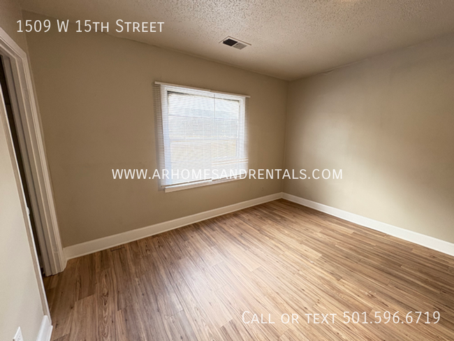 Building Photo - 1509 W 15th St