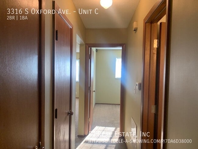 Building Photo - 3316 S Oxford Ave