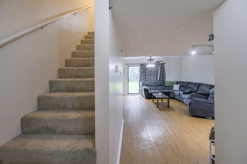 Building Photo - 34 Knollwood Cir