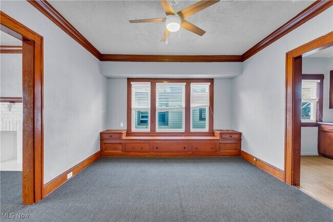 Building Photo - 917 Helmsdale Rd