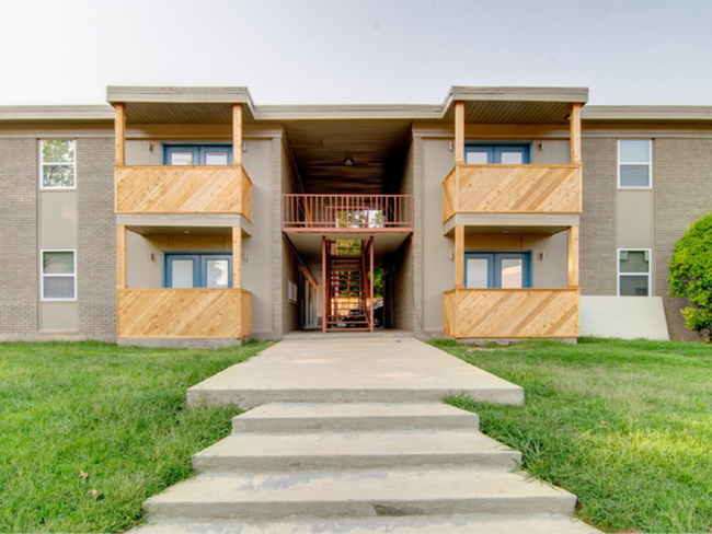 Building Photo - The Courtyard at The Flats