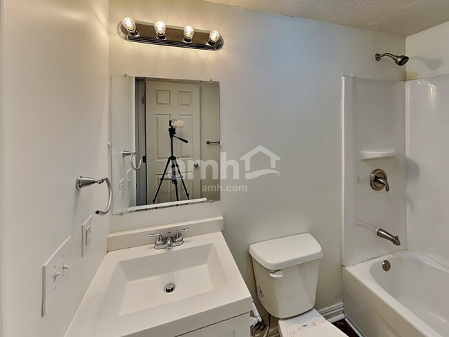 Building Photo - 4026 W 6515 S
