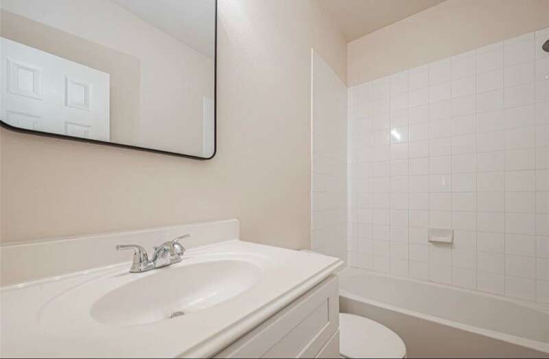 Building Photo - 7411 Jacobs Well Dr