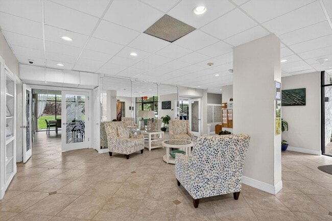 Building Photo - 9940 S Ocean Dr