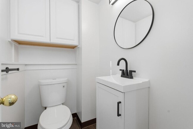 Building Photo - 3700 Emily St