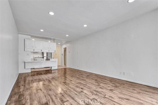 Building Photo - 320 S Gramercy Pl