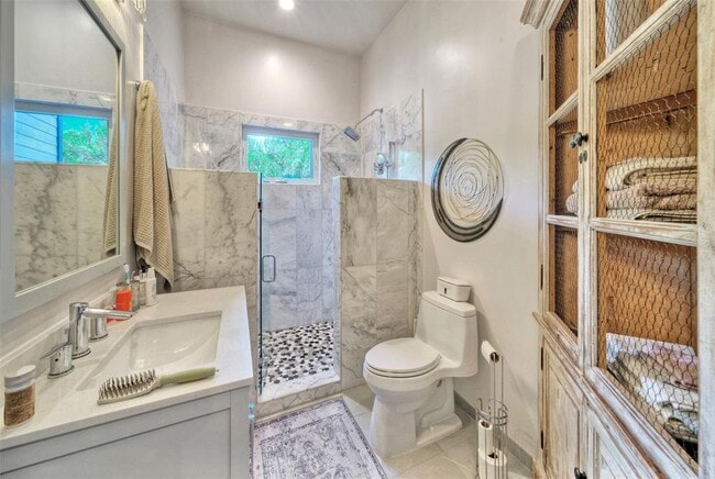 Building Photo - 5513 Great Divide Dr